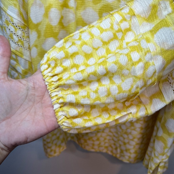 Democracy Women's Pintuck Blouse Yellow White Dots 3/4 Sleeves Split Neck  Small - Picture 6 of 13
